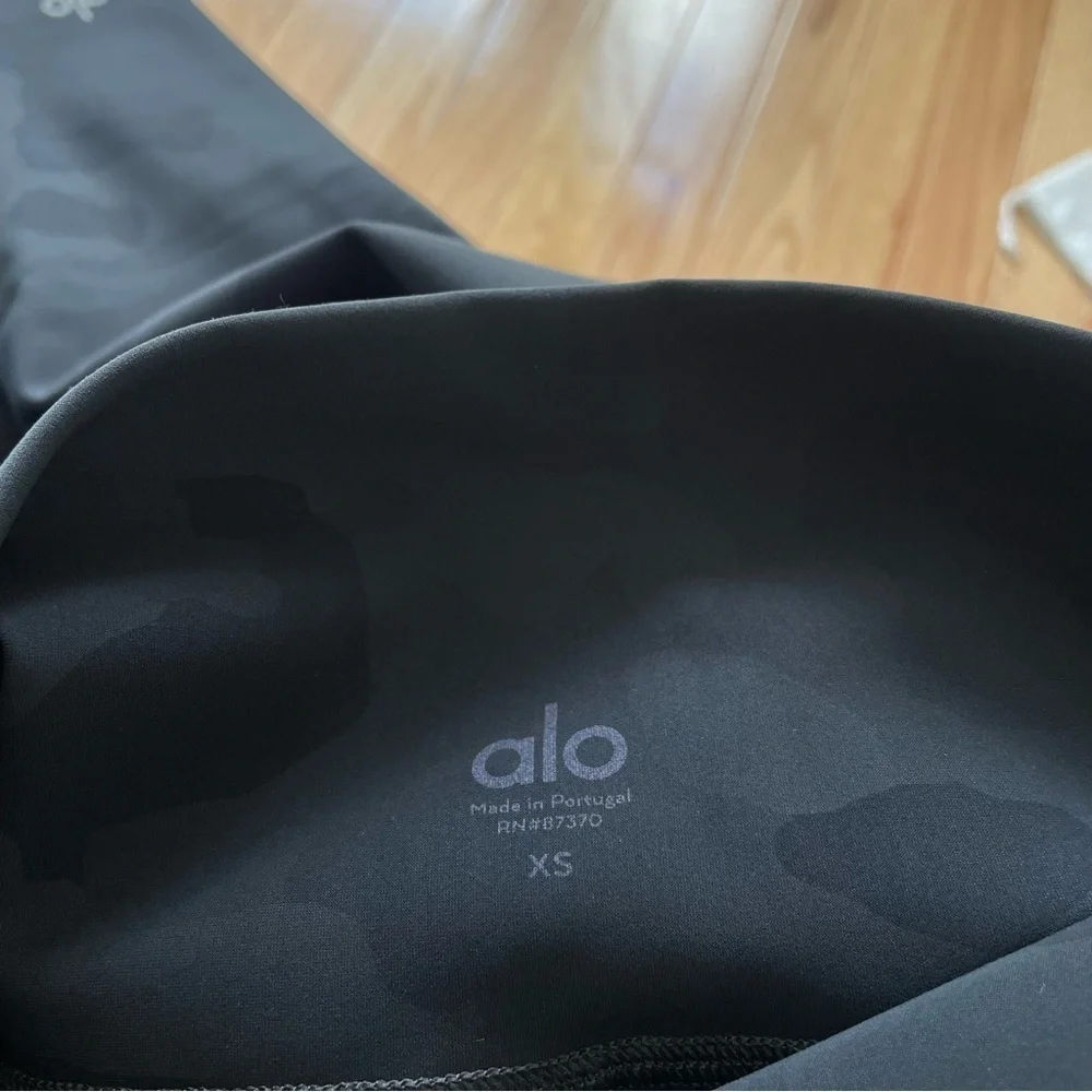 ALO YOGA Gray Vapor Putty Camo-Print High-Waist Performance Leggings EUC Size XS